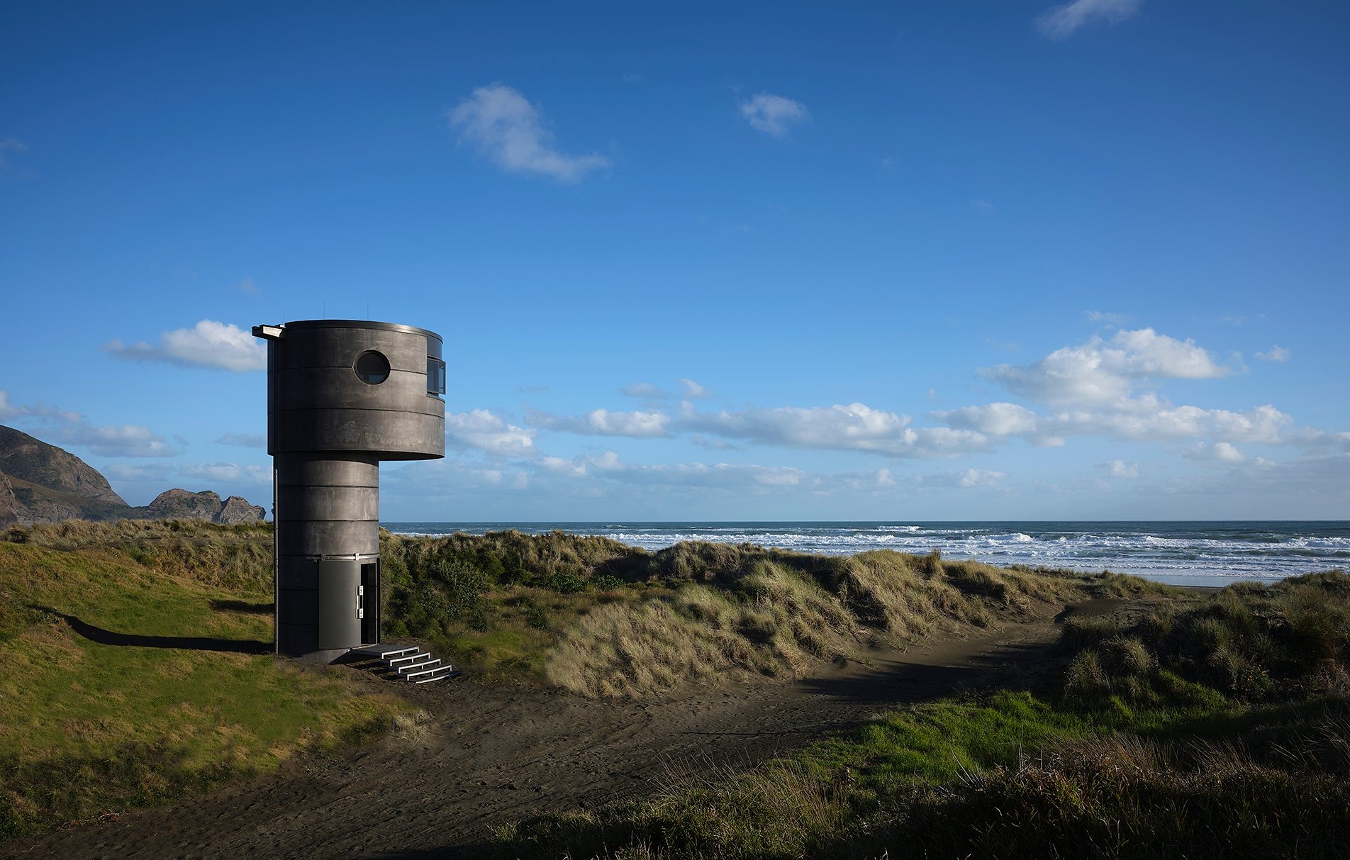 Te Pae North Piha Surf Life-Saving Tower