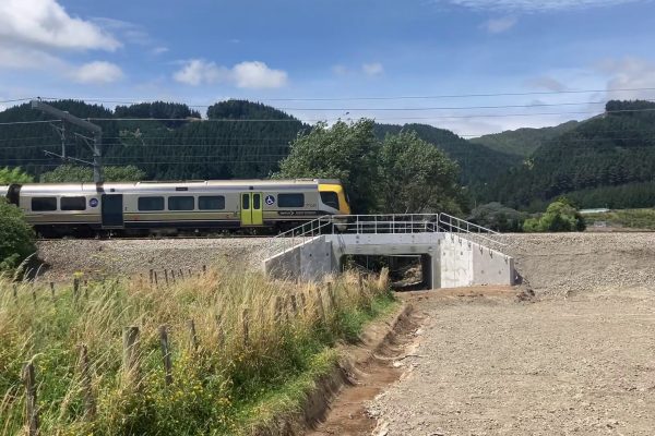 Kiwirail-Bridge-23-with-Train